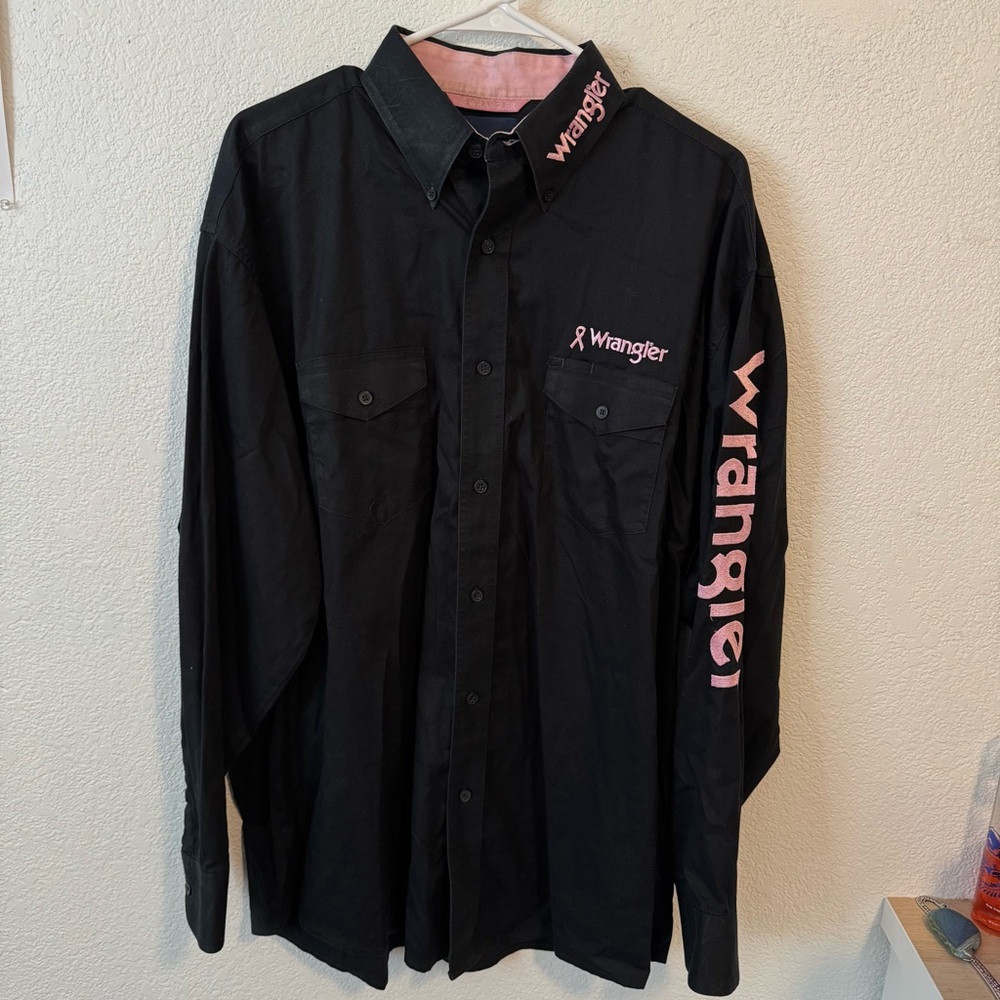 Wrangler rodeo men’s breast cancer button up shirt